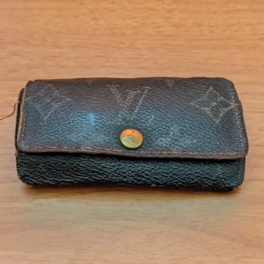 Louis Vuitton Monogram Key Holder/Wallet #1474💥PRICE DROP💥